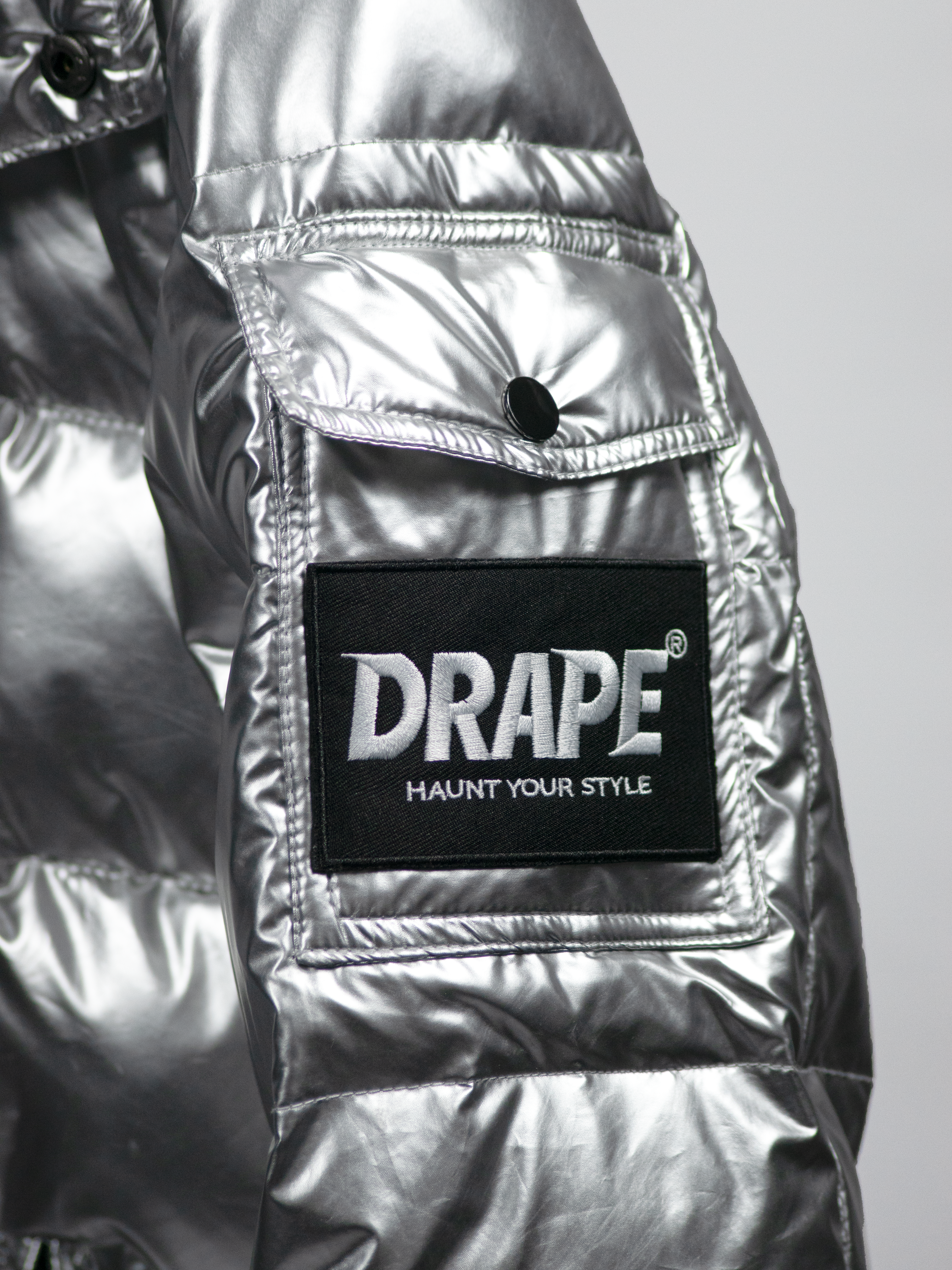 SILVER DRAPE PUFFER