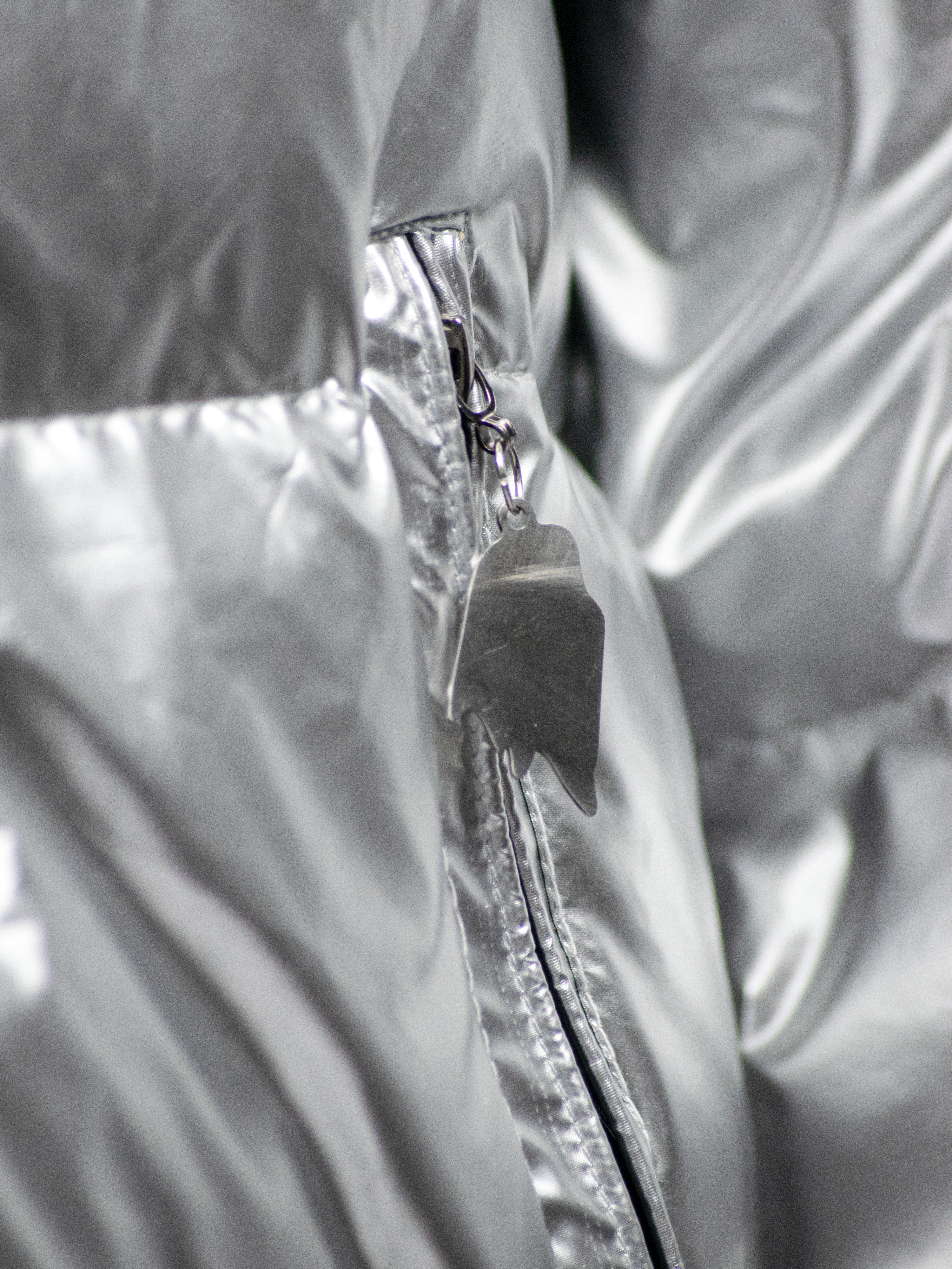 SILVER DRAPE PUFFER
