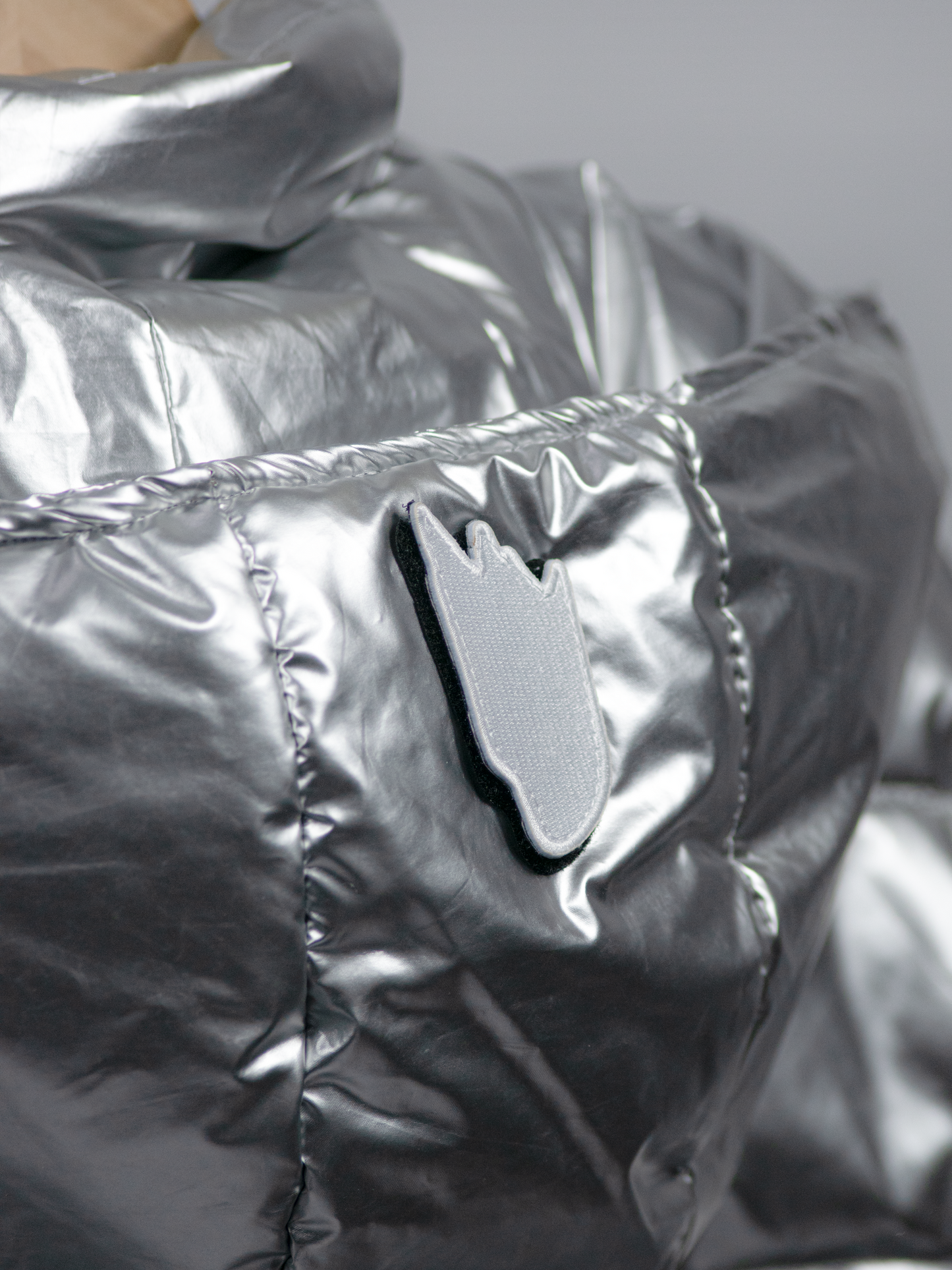 SILVER DRAPE PUFFER