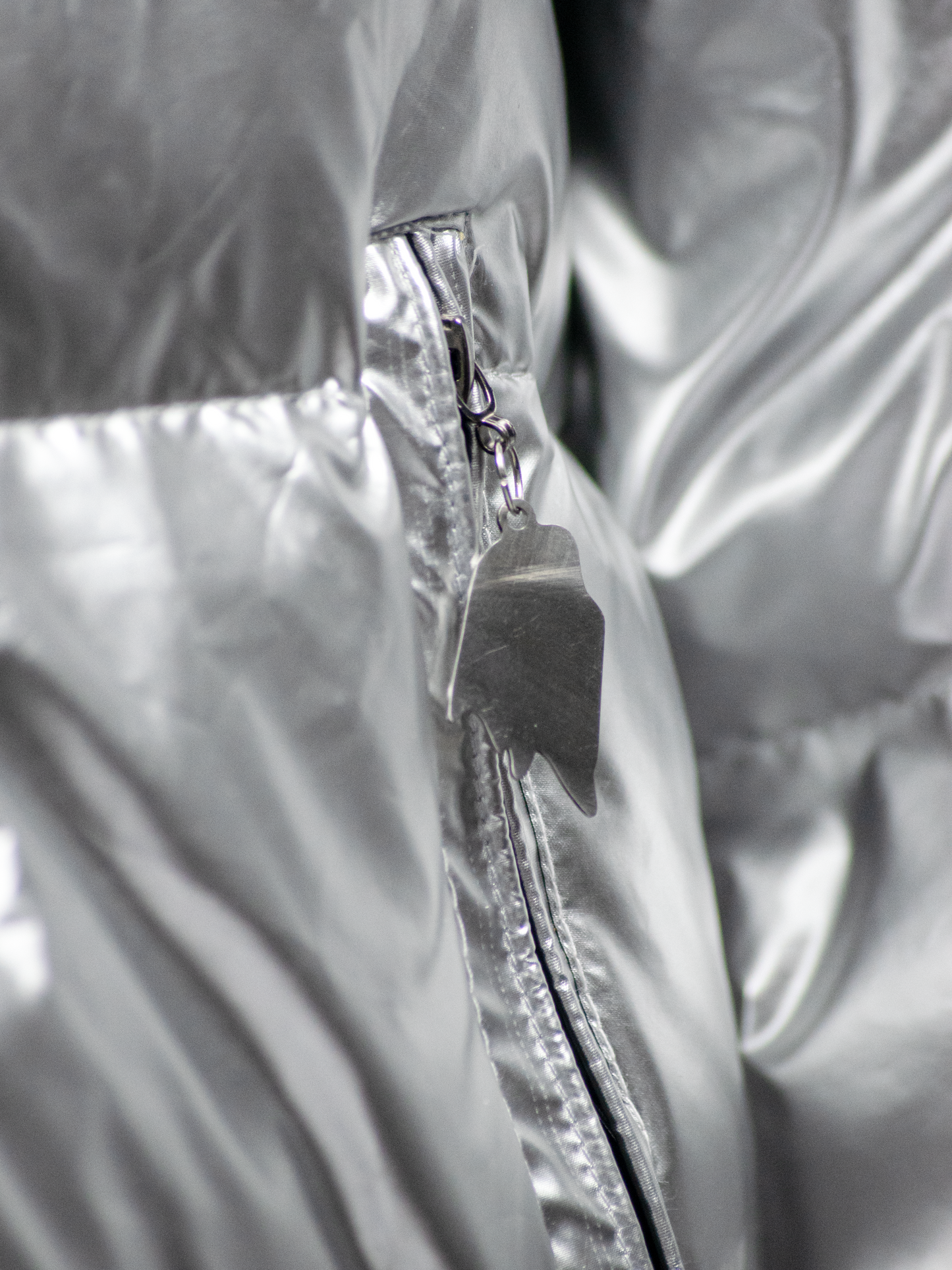 SILVER DRAPE PUFFER
